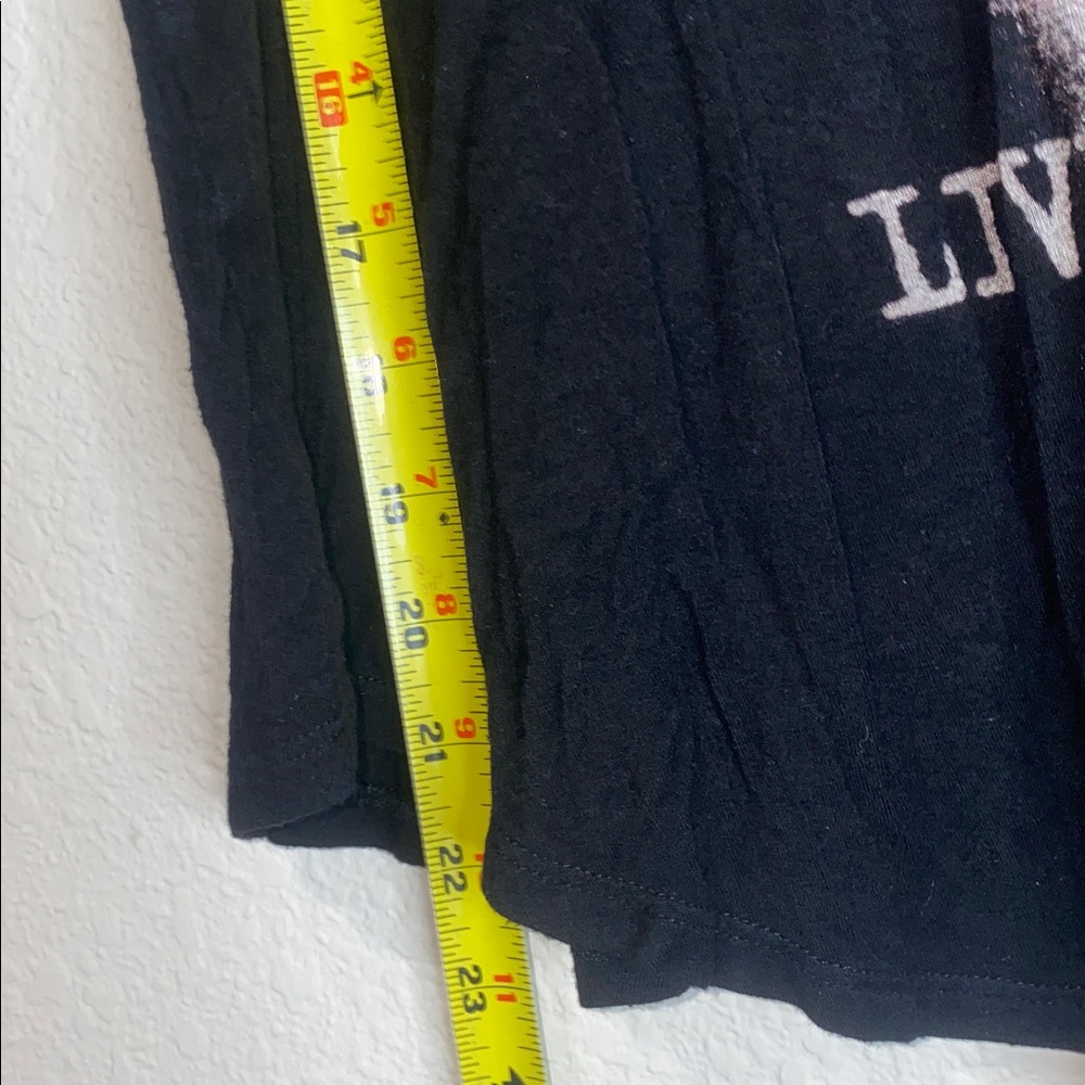 🎱Adorable black lightweight “live free” top! - Picture 5 of 10